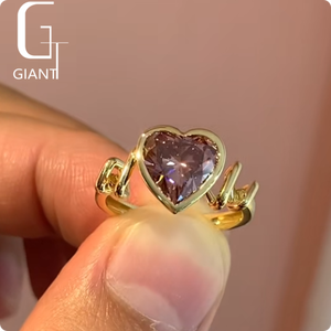 แหวนรูปหัวใจ เพชรแดงเพาะเลี้ยงในห้องปฏิบัติการ รับรองโดย IGI แหวนหมั้นหรูหราสั่งทำพิเศษสำหรับผู้หญิง ทองคำแท้ 9k 10k 14k - Product Image 2