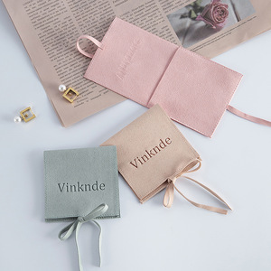 Pochette de voyage en flanelle recyclable pour bijoux, cadeau de Noël, de mariage ou de fête, en microfibre avec impression estampée - Product Image 4