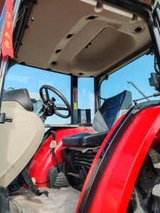 Vente en gros de tracteurs agricoles d'occasion Massey Ferguson S1304-C, performances fiables, utilisation en terrain accidenté par tous les temps - Product Image 2