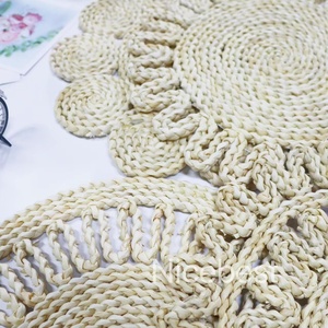 Natural Corn Husk Woven Placemat Heat Resistant Non-Slip Large <strong>Round</strong> Braided <strong>Tablemat</strong> for Dining Table Luxury Placemats - Product Image 5