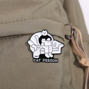 Lucu kucing kartun Enamel pin hitam kucing payung anak kucing bros komputer kerah lencana ransel hadiah perhiasan grosir - Product Image 3