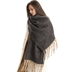 Bán buôn lớn thêm dài khăn choàng mềm kẻ sọc Acrylic dệt kim khăn choàng tua hình chữ nhật dày Chunky Phụ nữ mùa đông sưng húp kẻ sọc khăn - Product Image 4