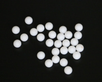 Billes en acrylique transparentes pour l'intégration de braille sur les panneaux graphiques