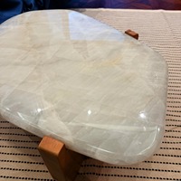 Table basse moderne de luxe en onyx blanc jade glacé, table d'appoint en marbre naturel avec base en bois pour salon et chambre