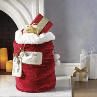Sac de Noël matelassé motif houx et baies, rouge et vert, avec broderie et pompon vert, sacs du Père Noël rouges