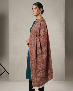 Chales de Moda Invernal para Mujer, Diseño Elegante con Estampado Floral, Cómodos para Uso Diario, Proveedor al por Mayor - Product Image 3