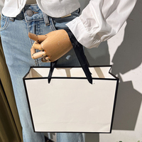 Sac d'emballage recyclable en carton pour sacs à provisions en papier pour vêtements avec votre propre logo