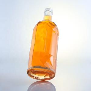 2025 nuevo diseño personalizado botella de vidrio de licor transparente con parte superior de <span class=keywords><strong>Guala</strong></span> para whisky Vodka Gin Brandy agua - Product Image 5