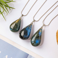 Pendentifs en labradorite naturelle en gros, polis à la main. Idéal pour les mariages et les occasions spéciales