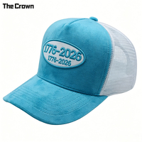 Gorra Trucker de 5 Paneles de Gamuza con Logotipo Personalizado, Venta al por Mayor, Malla Trasera, Parche Bordado, Fabricante de Gorras de Aniversario de EE. UU.