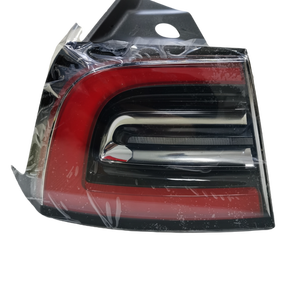 Luz trasera izquierda exterior CPY para TESLA Modelo 3/Y 2021- 1502086-00-D - Product Image 1