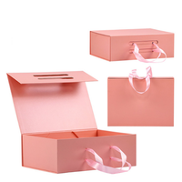 Boîte cadeau pliable de luxe avec logo personnalisé, poignée en ruban, couvercle magnétique pliable, emballage rigide pour vêtements, chaussures, articles vestimentaires