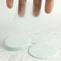 Populaire en Thaïlande : Tampon tonifiant semi-gel coloré jaune, concept rafraîchissant semi-gel, en tissu non-tissé à base de matériaux secs