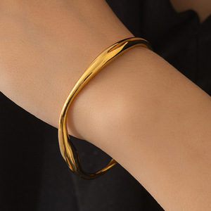 Brazalete de acero inoxidable chapado en oro de 18 quilates con diseño Irregular abierto Brazalete estilo gota de agua de nueva moda para pulsera para mujer - Product Image 3