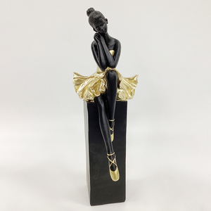 Vente en gros de figurines de ballerine en résine noire et dorée, statue de danseuse pour la décoration de la maison - Product Image 3