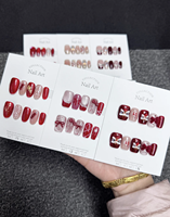 Faux ongles de Noël à presser, 24 pièces, rouges et verts scintillants, réutilisables, pour fêtes de fin d'année, vente en gros, OEM, coffret cadeau personnalisé pour les fêtes