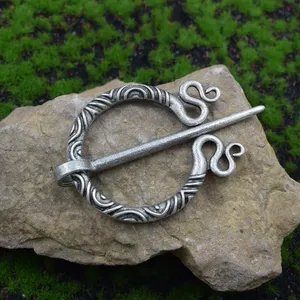 Spilla da Collo Geometrica Retrò Stile Vichingo Norreno, Fibula Annodata Intrecciata, Spilla da Uomo per Mantello, Sciarpa e Cappotto - Product Image 3