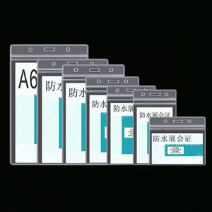 Porta Badge in <span class=keywords><strong>PVC</strong></span> Trasparente Morbido all'Ingrosso, Impermeabile con Cerniera Richiudibile, Custodia per Tessere Identificative - Product Image 1