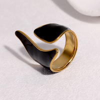 Breitbandiger Ring im französischen Vintage-Stil mit Öltropfen-Design aus Wolfram, offener Endform, vergoldet, lichtbeständige Oberfläche, unverwechselbarer Nischen-Damenring