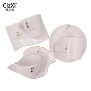 中国工厂欧洲风格皇家金天鹅图案骨瓷花式白色杯碟与金边