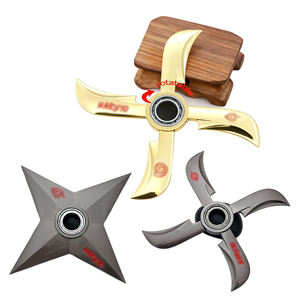 Pour NINJA inspiré du vent démon Shuriken pistolet modèle en métal avec gravure plaquée rotatif Shuriken <span class=keywords><strong>arme</strong></span> périphérique - Product Image 1
