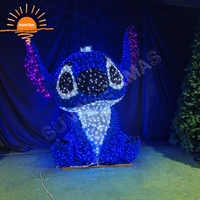 Figurines de cerfs de dessin animé LED personnalisées de qualité supérieure pour la décoration extérieure commerciale des fêtes, idéales pour les centres commerciaux et les spectacles lumineux urbains