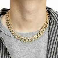 Collier chaîne cubaine en alliage de zinc plaqué or avec strass pour fêtes chrétiennes, au prix de gros