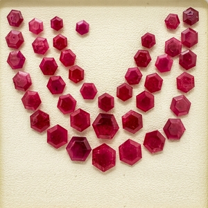 Pierres précieuses rouges naturelles taillées en hexagone, rubis facettés traités thermiquement, pierres colorées pour la fabrication de bijoux fins, vente en gros, lot en vrac - Product Image 1