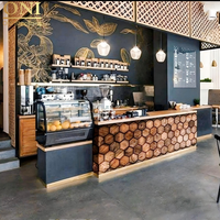 Meubles de café moderne Vitrine en bois éclairée par LED pour magasin de centre commercial Bar et thé à bulles Comptoir de café Design d'intérieur