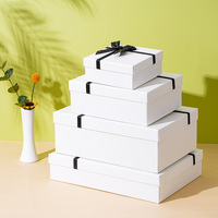 Boîtes cadeaux rigides personnalisables pour vêtements, foulards, perruques - Laminage mat, vernis sélectif UV, gaufrage, emballage cadeau artisanal pour entreprises avec nœud