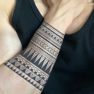 Motif Rune géométrique Tatouage temporaire Tatouage semi-permanent Imperméable à l'eau pour 2 semaines Tatouage à base de plantes réaliste pour bras et corps - Product Image 3