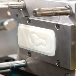 Services d'usinage CNC de haute précision pour le prototypage rapide et la fabrication de pièces de moulage par <span class=keywords><strong>injection</strong></span> métallique - Product Image 2