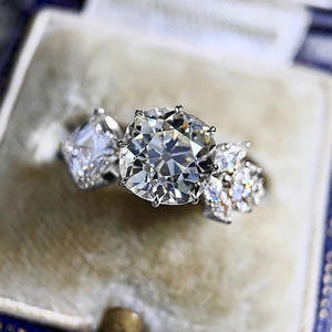 Anello con Diamante F783 in Oro Bianco, Taglio Brillante Rotondo, Diamante Naturale Colore D, Gioiello di Fidanzamento per Donna - Product Image 1