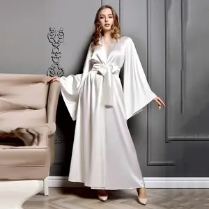 MOQ 1 Jubah Kimono Pernikahan Satin Seksi Wanita Satin Dewasa Wanita Jubah Mandi Putih Seksi Hangat