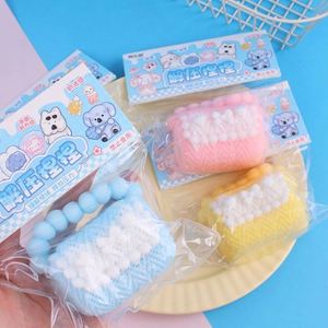 Juguete Antiestrés de Silicona Realista en Forma de Bolso de 7.5cm, Grado Alimenticio, para Todas las Edades, Regalo Perfecto para la Felicidad Instantánea - Product Image 6