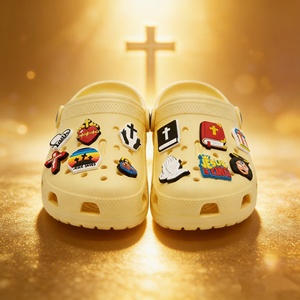 Breloques de chaussures religieuses originales en PVC, motif Sacré-Cœur de Jésus, accessoires de mode alternatifs, boutons en caoutchouc pour sabots, vente en gros - Product Image 2