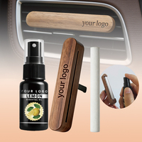 Nouveau Spray Désodorisant Automobile 15ml Parfum Floral Boisé Kit Diffuseur d'Intérieur pour Véhicule Désodorisant Voiture avec Clip de Ventilation