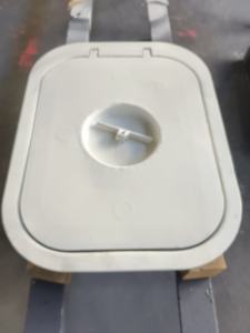 Couvertures d'écoutille sur mesure pour des conditions de travail spécifiques Indicateurs techniques à source différentielle Pièce de charnière incluse - Product Image 5