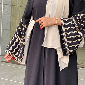 Elegant Embroidery White <strong>Black</strong> Dubai Abaya Robe with Pocket Women <strong>Long</strong> Cardigan Dress Fashionable <strong>Kimono</strong> Middle East Robe Femme - Product Image 3