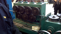 Machine à éplucher les barres d'acier inoxydable Haige Shandong de 15-30 mm avec moteur de 7,5 kW |   Équipement de détartrage de surface des tubes facile à utiliser