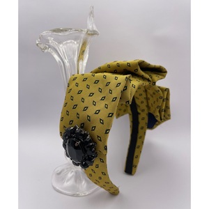 Diadema Elegante con Diseño Único, Hecha en Italia - Product Image 1