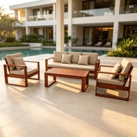 Ensemble de canapés de luxe personnalisés et durables pour l'extérieur, avec structure en aluminium et coussins imperméables couleur bois, pour hôtels et parcs