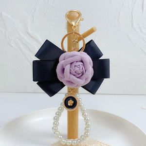 Indah busur gantungan kunci modis tas liontin dengan mutiara rantai Yiwu produsen bergaya Aksesori - Product Image 4