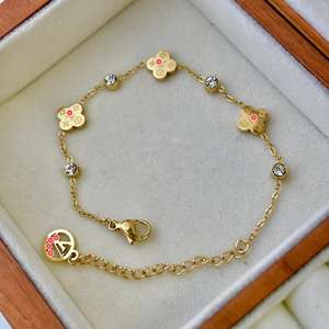 Accesorios Mixtos Para Mujer de Marca de Prestigio Pulseras de Cadena de Moda con Trébol de Acero Inoxidable Chapado en Oro de 18K y Diseño Geométrico - Product Image 4