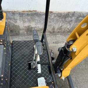 Offre Spéciale : Excavatrice sur Chenilles Haute Efficacité de 1,5 Tonne avec Brise-roche, Capacité de Godet de 0,3 m³, Moteur Euro 5, Garantie d'un An - Product Image 4