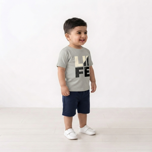 Ensemble de vêtements d'été pour bébé garçon en deux pièces, personnalisé en gros, en coton doux, avec t-shirt à manches courtes à imprimé graphique et short à taille élastique - Product Image 4