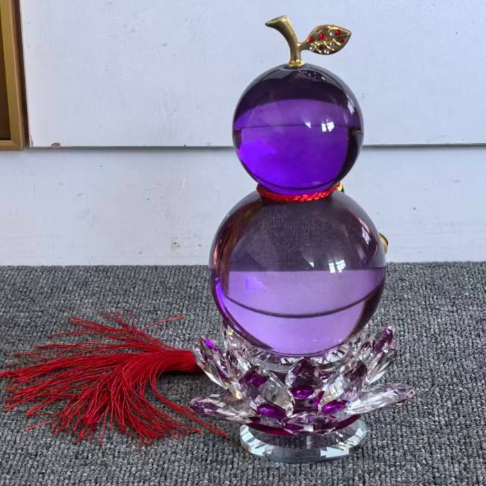 Petite gourde de lotus violette