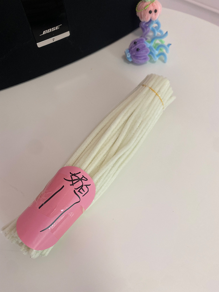 แปรงทำความสะอาดท่อ สีขาวน้ำนม