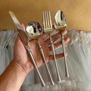 Ensemble de couverts réutilisables en acier inoxydable, écologiques et durables, pour mariage, couteau à steak, fourchette, cuillère à dessert, vaisselle de luxe moderne - Product Image 1