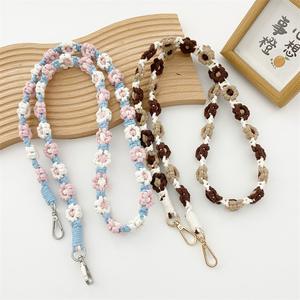 สายคล้องโทรศัพท์แบบยาว 120 ซม. สไตล์โบฮีเมียน ทำมือ ถักแบบปรับได้ สะพายคอหรือสะพายข้าง ลายดอกเดซี่ ป้องกันการสูญหาย - Product Image 3